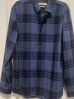 Calvin Klein Navy and Light Blue Men’s Striped Plaid Shirt, slim fit size Large